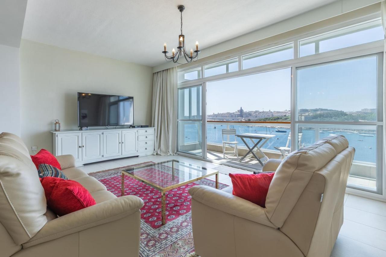 Stunning - Seafront 3-Bedroom 6Th Floor Sliema Bagian luar foto